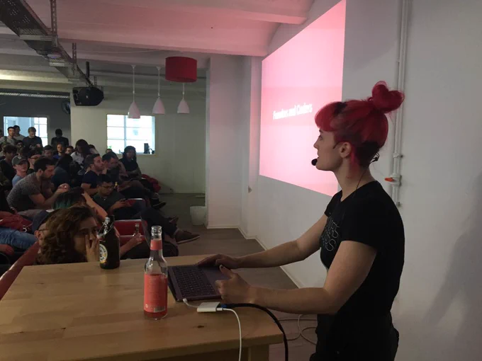 Kate on stage at BerlinJS.