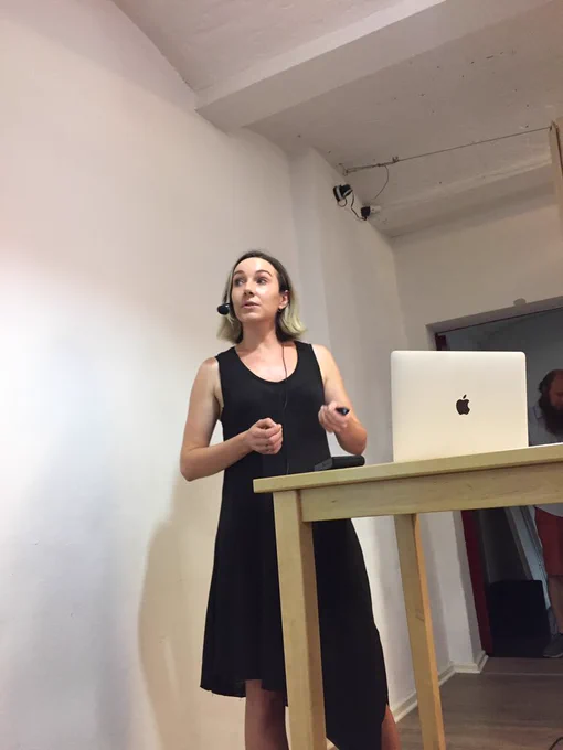 Cassie presenting at BerlinJS.