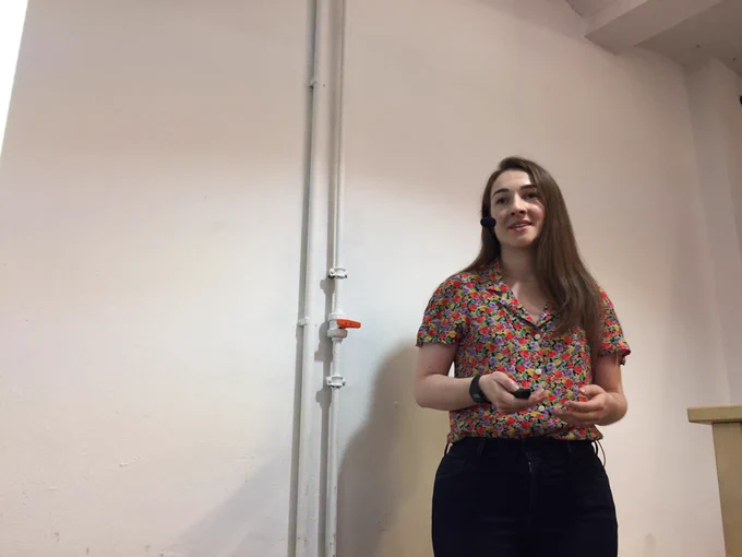 Milica presenting at BerlinJS.