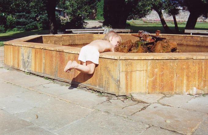Strūklaka Lielā ielā ( Māra Čaklā skvērs ) 1995.gads.