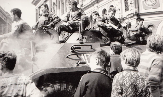 
Foto: Puča atbalstītāji Doma laukumā Rīgā. Fotogrāfs Laimonis Martinsons. LNVM krājums.