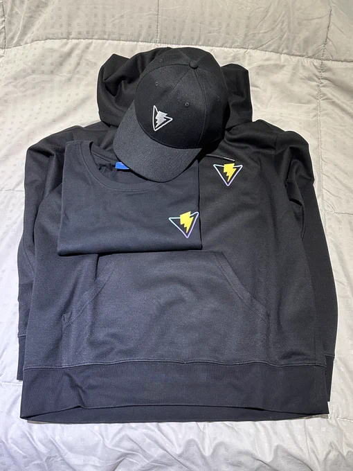 Vite hoodie, shirt and cap