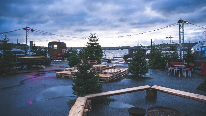 Cozy outside area with fires, sauna, hot tub and the sea nearby