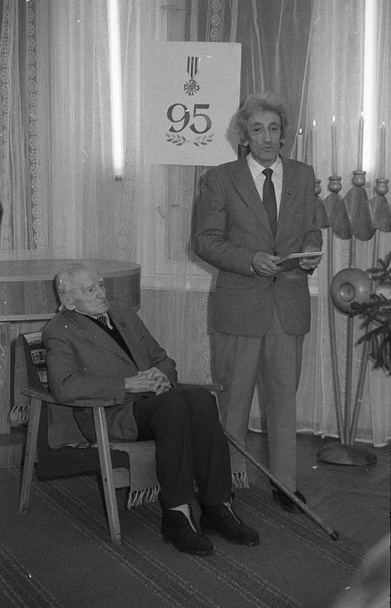 Lāčplēša kara ordeņa kavaliera Jūlija Spundes sveikšanas 95.gadu jubilejā, Siguldā, 1992.g. 3.decembrī. Foto:Alberts Linarts