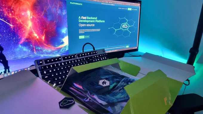 unboxing pic, platformatic website on the bg