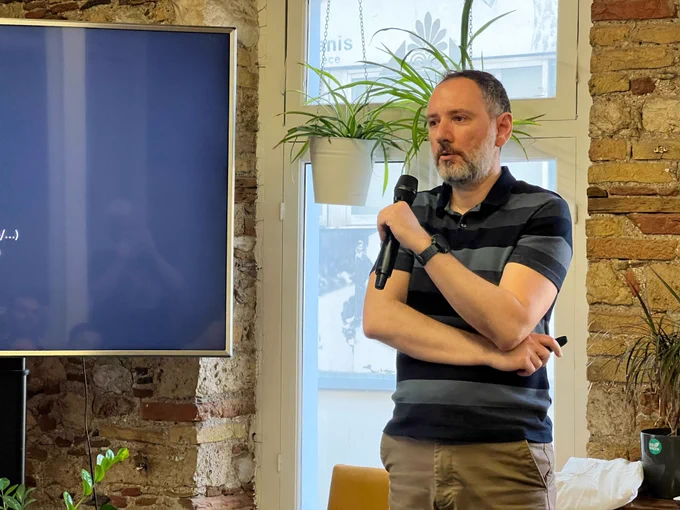 Nikos Kalogridis present during rhe 50th GreeceJS meetup.