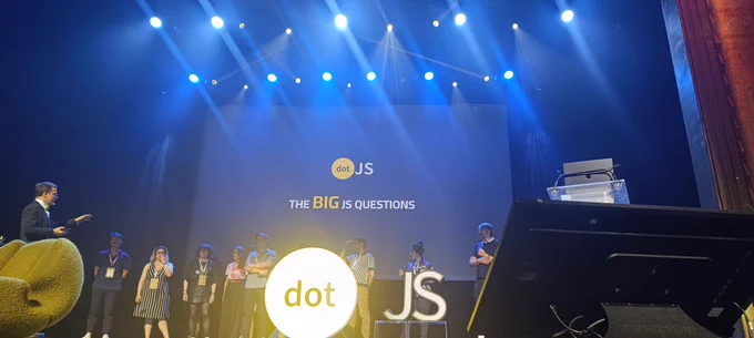 All speakers on stage for the biiiiig questions
