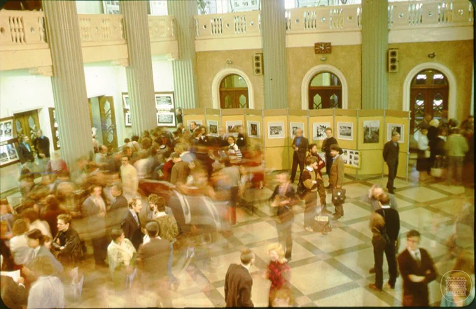 Foto: VAK pirmais saiets VEF Kultūras un tehnikas pilī. 1989. gada 25. februāris. Fotogrāfs Ģirts Ozoliņš. LNVM krājums.