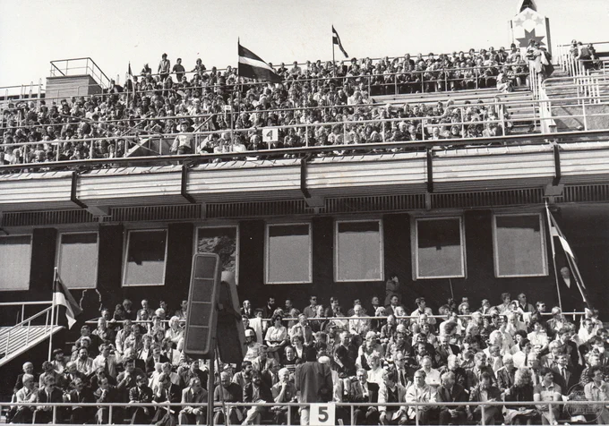 Vislatvijas tautas deputātu sapulce Daugavas stadionā. Fotogrāfs Elmārs Ošis. LNVM krājums.