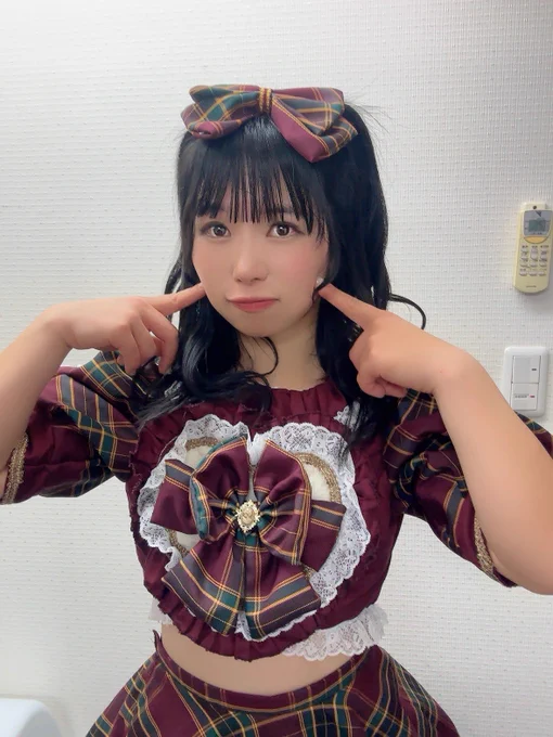 おはよー！！

誕生日当日って、めちゃくちゃ実感ない！笑
けど、今年もみんなのおかげで素敵な生誕祭も開催できたし、こうして当日を迎えられて幸せ者です😭💕

本当にいつもありがとう！！
「きみがいてくれるから僕は今ここにいるんだ。！！」

これからもこんなあやかちゃんだけど、よろしくね♡