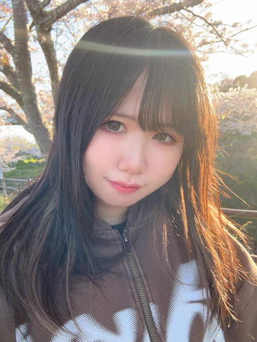 ままと桜みてきた！
最近さ、純嶺みきさんみたいなお顔になりたい‼️ってずっと思ってる💭iLiFE!さんの同じ紫担当の方だよ💜