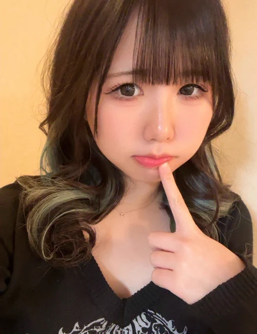 もう半袖着れる気温になってきたね💭
半袖はあんまり得意じゃないんだよなあ…痩せよう🤦🏻‍♀️