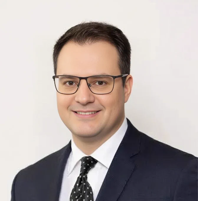 Bārda "noskūta" ar Mākslīgo intelekta palīdzību, var atšķirties no reālās sejas bez bārdas.