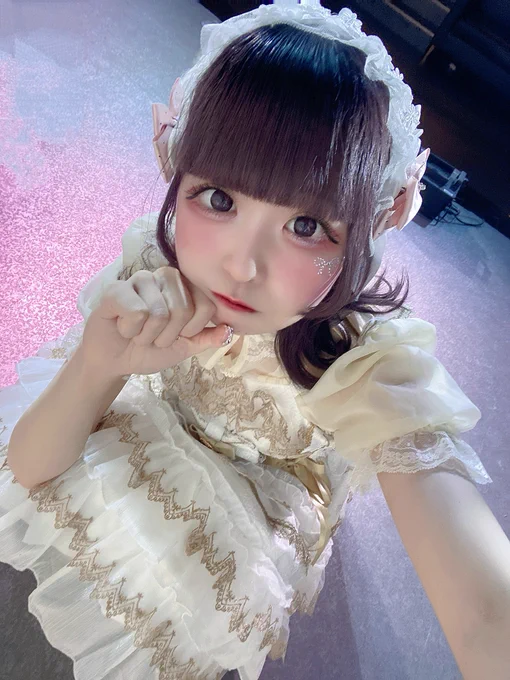 2026.06.28

リコリスデビューライブ♡
本当に来てくれてありがとうございました❕💖

久々のステージは楽しんで貰えてたかな~？💭
ねねはとっても楽しかったです⊂(  ᴖ ̫ᴖ)⊃🎶

久しぶりにみんなの顔を見て、行くよ！って張り切って来てくれてる方も、コールもたくさんしてくれたり、泣いてくれてる方もいて、サプライズで来てくれてたりする方もいて、、、♩はじめましての方にもあえたり💖と！！！本当にたっっくさんの皆に会えたことが、いちばん嬉しかったﾃﾞｽ🎀💖

ほんとうに大事な1日を貰ってしまって、とってもありがとうございました🥲🎀

物販も沢山待たせちゃってごめんね😭でも、それでもねねのとこも来てくれるのが本当に嬉しかったし、どんなこと言われるかなってちょっとドキドキしてたんだけど、皆優しい言葉沢山かけてくれて、ねねめちゃくちゃ嬉しくてすごい喋ってしまった🙂‍↕️🙂‍↕️🙂‍↕️

いつもすみませんほんと🙂‍↕️🙂‍↕️🙂‍↕️
本当に楽しかったぞ~‼️‼️❤️‍🔥❤️‍🔥ｳﾚｼｲ‼️
お話してくれてありがとう♡♡チェキとか交流カードとか色々！沢山大事しててね🎁

いっぱい練習して、頑張ったけど大丈夫だったかなあ？
もっと体力つけて！もっといっぱい踊れるようになるぞ！！❤️‍🔥

Webチェキも本当に沢山注文頂いて、ありがとうございました！！🙇‍♂️♡♡
大量の愛送り付けておきますので楽しみにしててね🎶
来れなかったよ~ってみんなも、沢山応援してくれてるの伝わってるよ-`📢⋆ありがとう♡♡


次のライブも楽しみだ！
質問貰ってたけどねね7月はライブ全部出れそうです⊂(  ᴖ ̫ᴖ)⊃🎶だからまた逢いに来てくれたら嬉しいよ~🎶♡よろしくお願いします！

これから大好きなメンバーと、たくさん頑張って、たくさん思い出作って、みんなの居場所になります！！♡

リコリスが沢山愛されるグループになりますように🎀

これからよろしくね！！！本当に今日はありがとうございました！！♡♡


ピンク担当🎀兎姫ねね