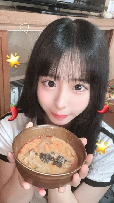 ついにてづくりした！！
めちゃおいしくつくれました💯
レシピみながらつくったんだけど、ハプニングもあったりで大変だった🌀💧
みんながおいしいってたべてくれてうれしかったよ💓